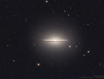 2024/05 M104 Sombrerogalaxie Die Sombrerogalaxie, (M104), ist eine markante Spiralgalaxie im Sternbild Jungfrau. Sie befindet sich etwa 30 Millionen Lichtjahre von der Erde entfernt. M104...